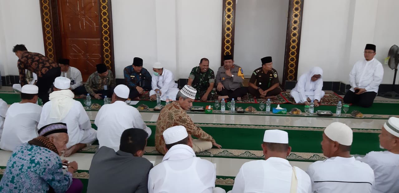 Wabup Sambut Kedatangan Bupati dan Jamaah Haji Kuansing
